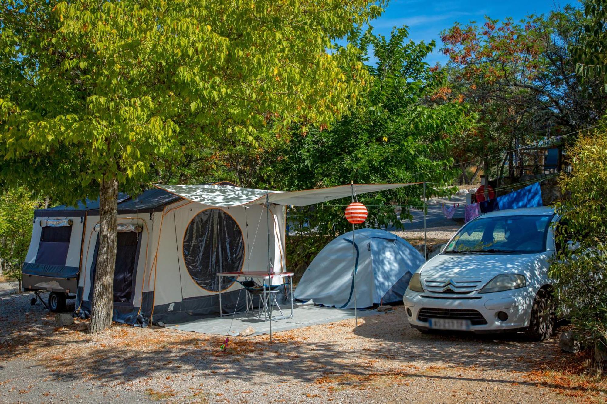 Camping Paradis La Pinede Gréoux-les-Bains Exterior foto