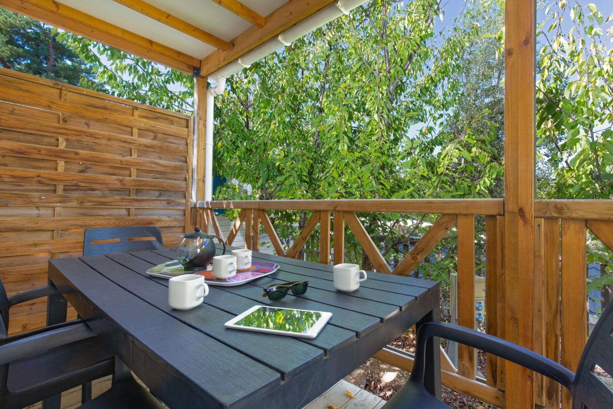 Camping Paradis La Pinede Gréoux-les-Bains Exterior foto